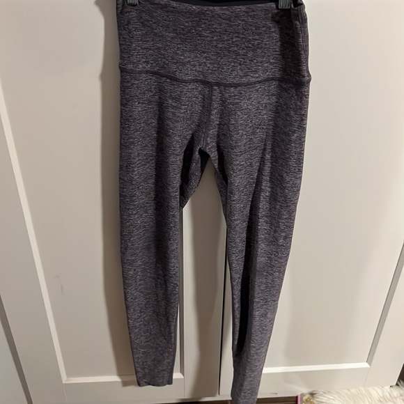 pure barre x beyond yoga purple leggings size M 28” inseam - Picture 3 of 4